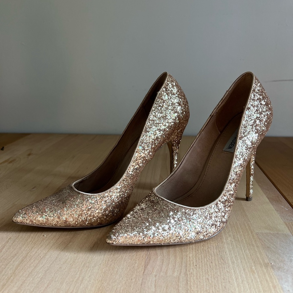 Steve Madden gold glittery high heel pointed toe stiletto